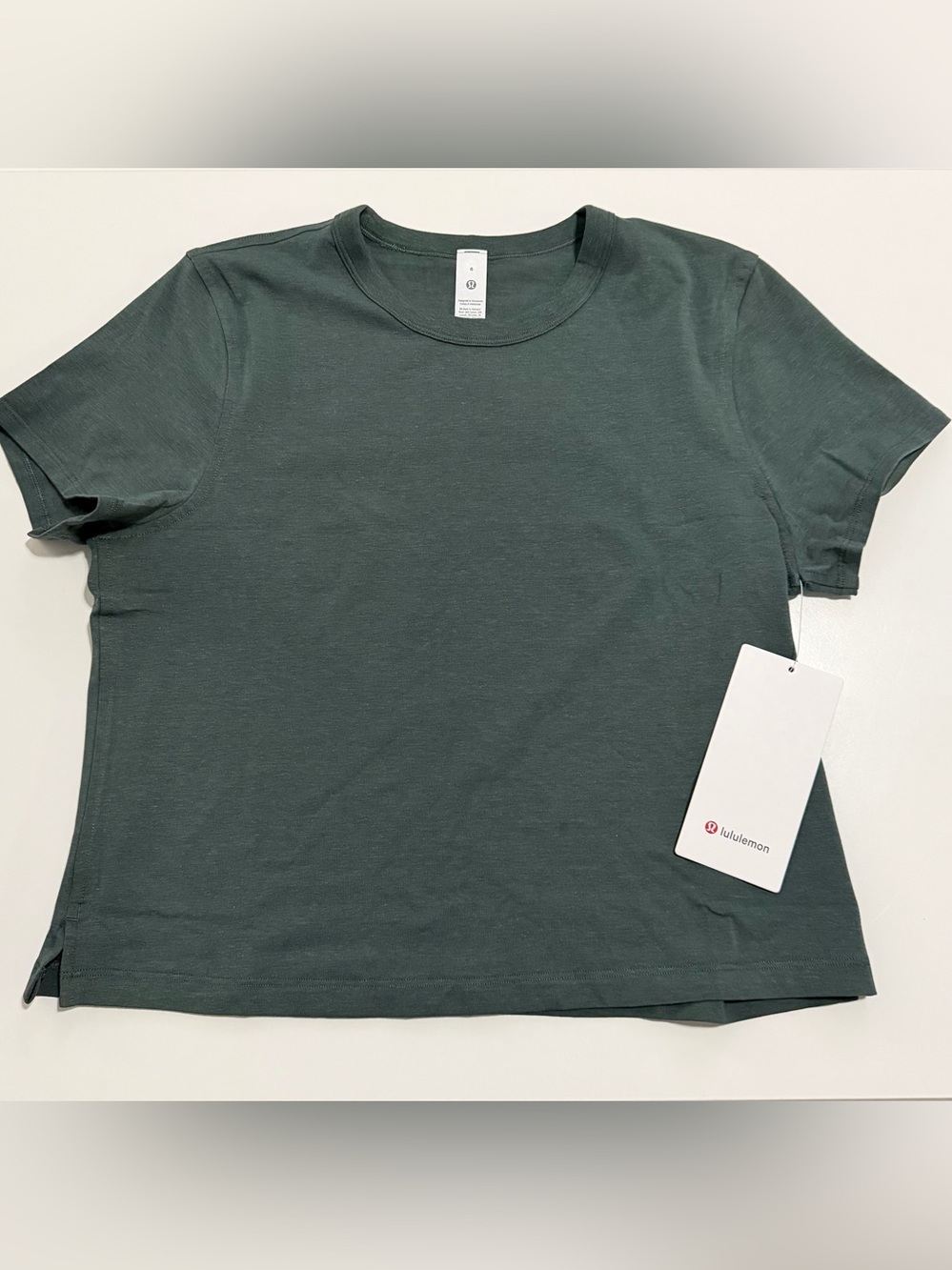 Lululemon - Classic Fit Cotton Blend Tee - Size 6 or 8 - NWT - Picture 2 of 7